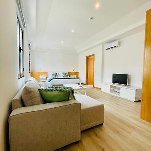 Deluxe Studio